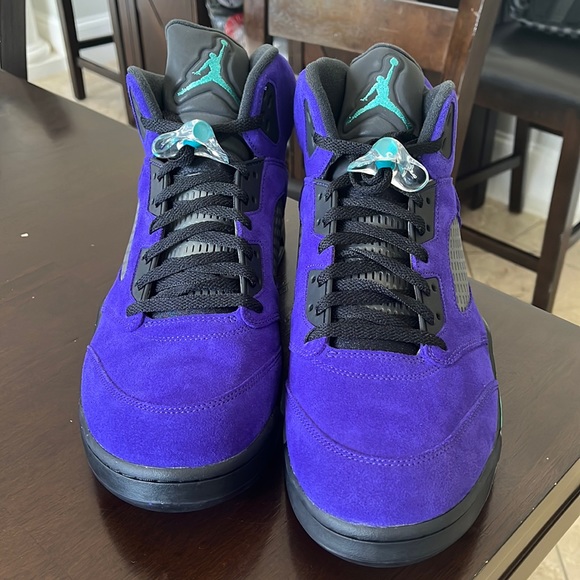 Jordan 5 Retro Alternate Grape - Picture 1 of 3
